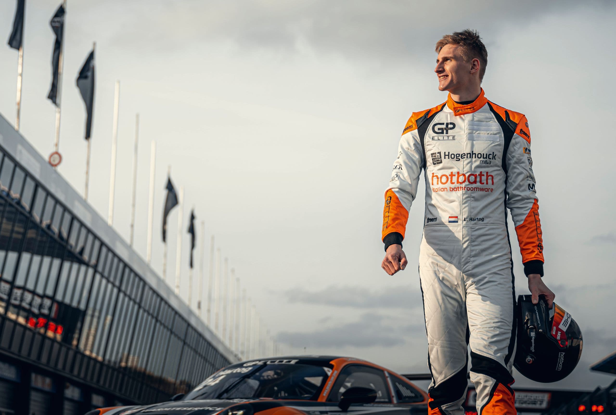 profile picture of Loek Hartog in front of his 2023 race car